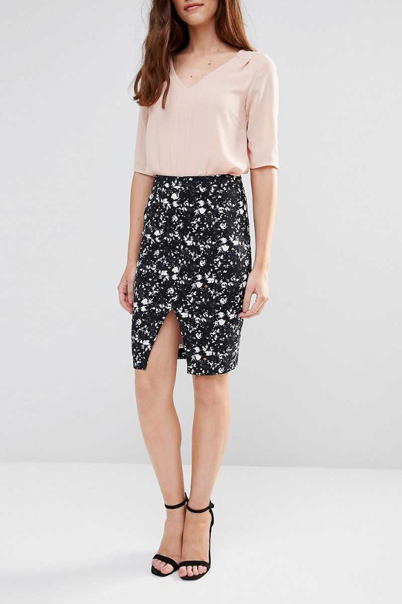 Sugarhill Boutique Dark Floral Stretch Cotton Skirt