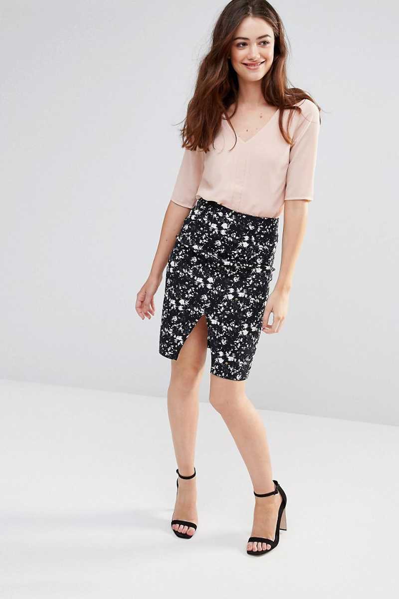 Sugarhill Boutique Dark Floral Stretch Cotton Skirt