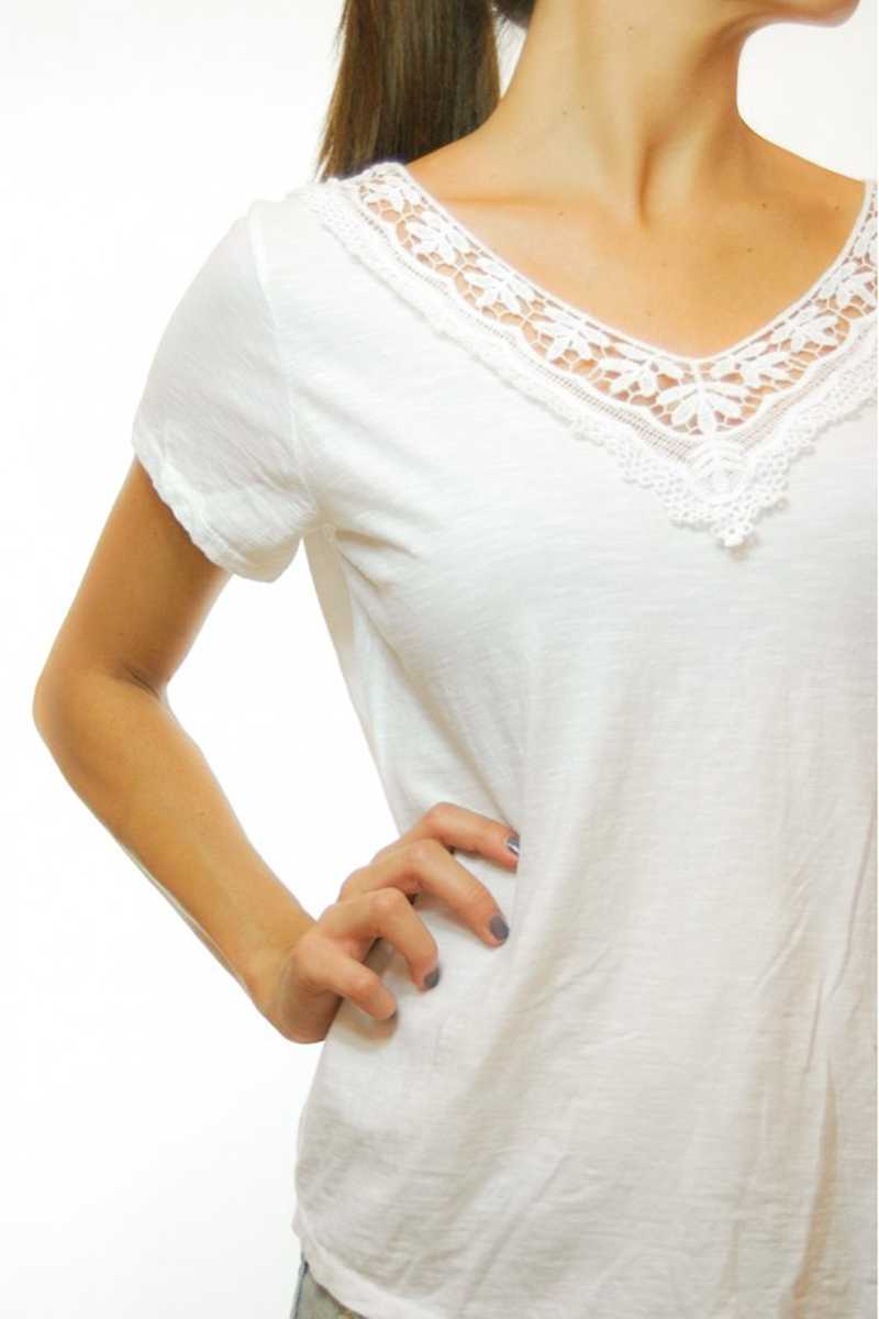Jazmin Lace Trim T-shirt in White
